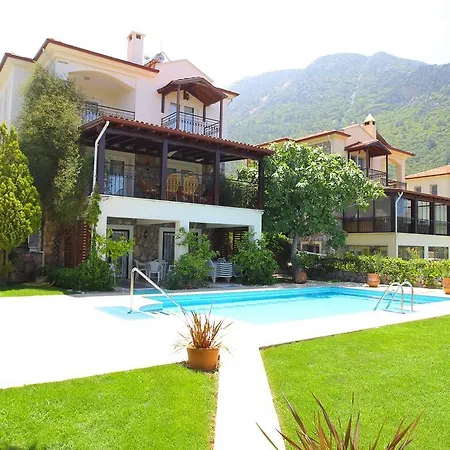 Fiesta No 2 Villa *